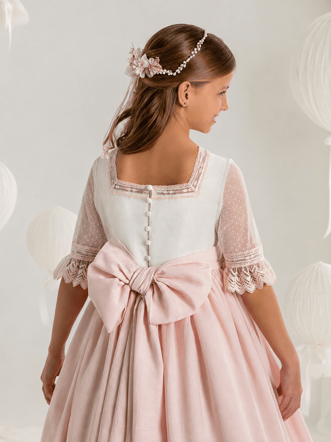Vestido de Comunión en lino marfil y falda rosa 7715