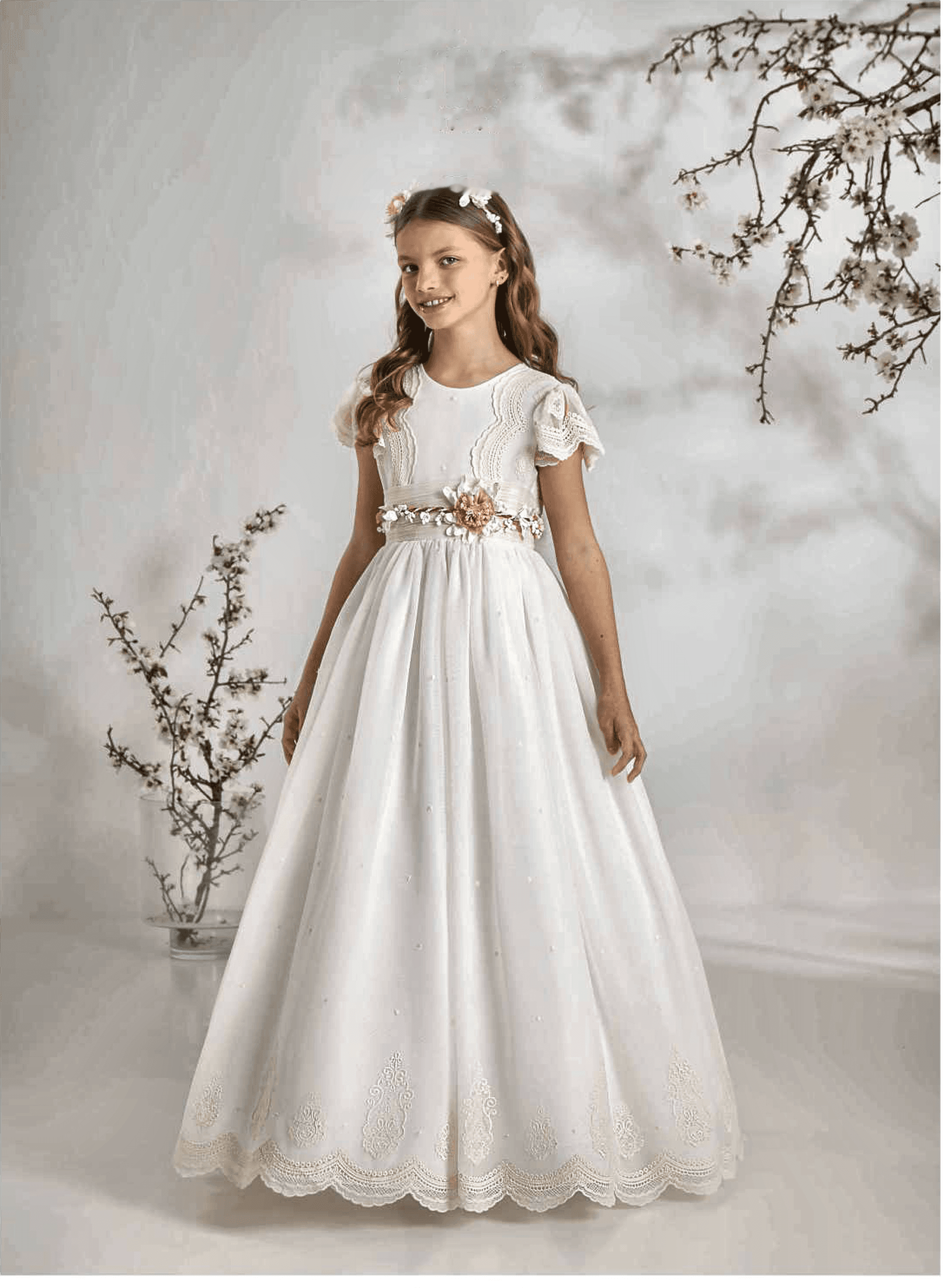 Vestido de comunión de espalda fantasía y encaje A953